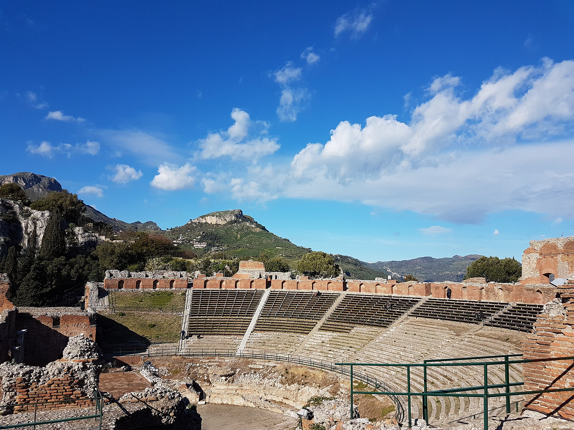 Théâtre antique de Taormine vu depuis les gradins