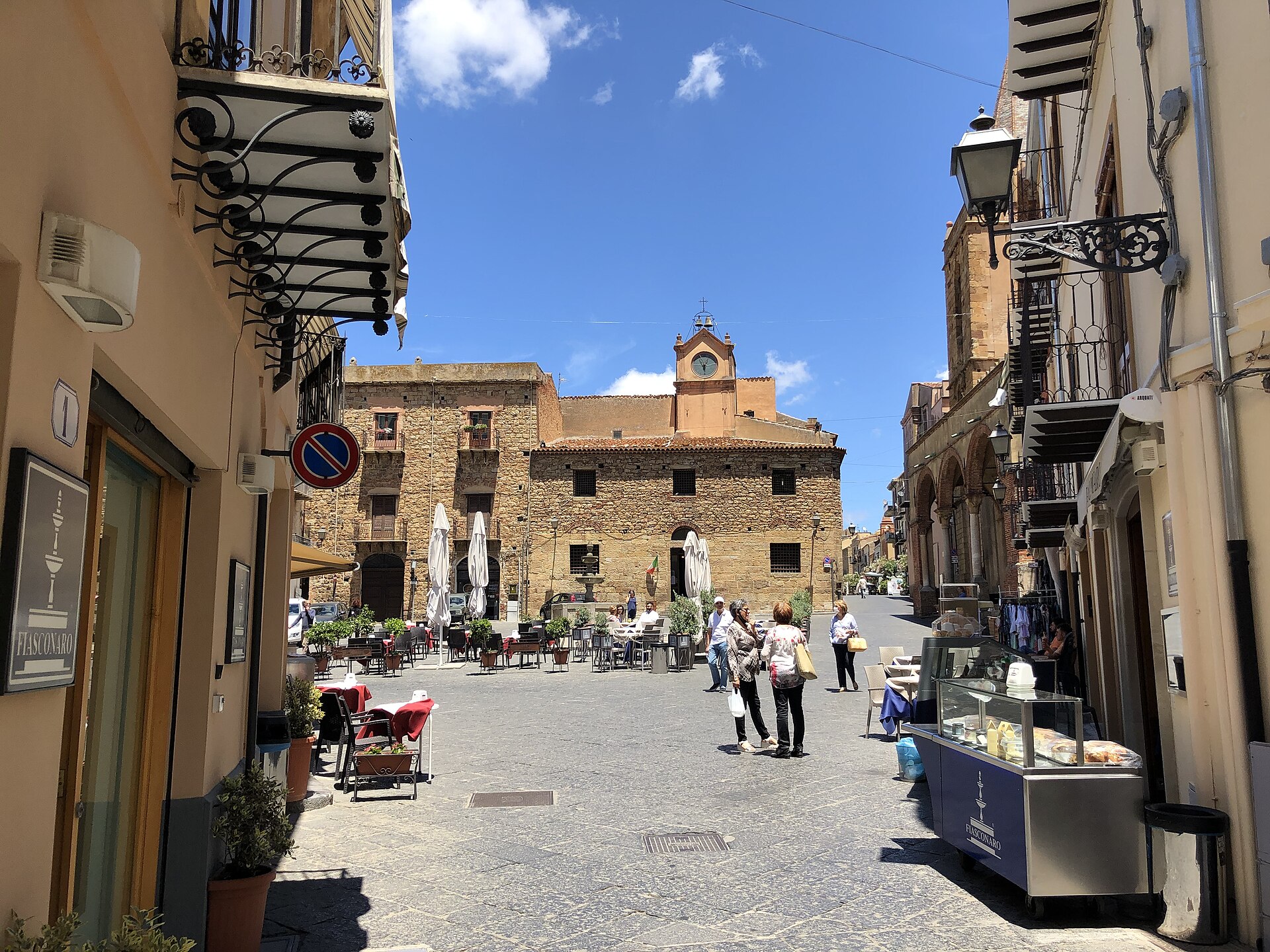 Piazza Margherita à Castelbuono